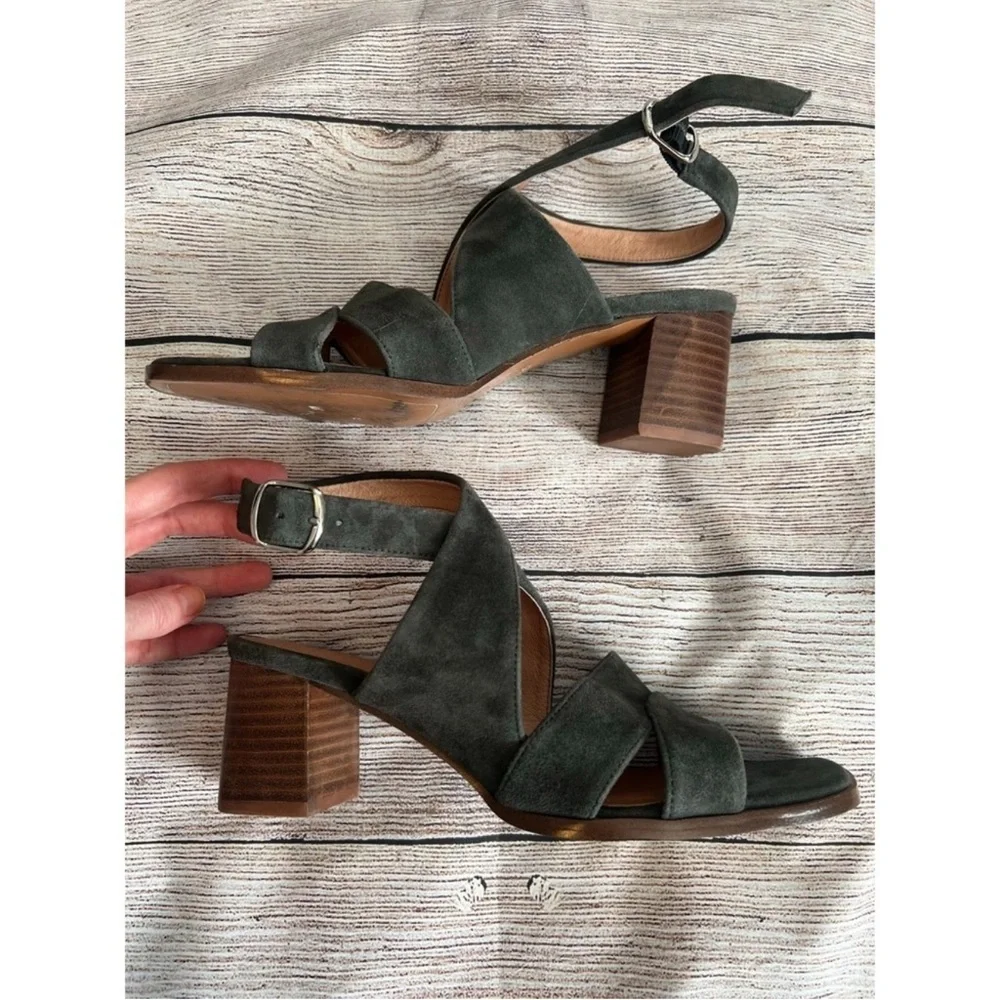 J Jill Gray / Sage Suede‎ Criss Cross Ankle Wrap Heeled Sandals Size 8.5